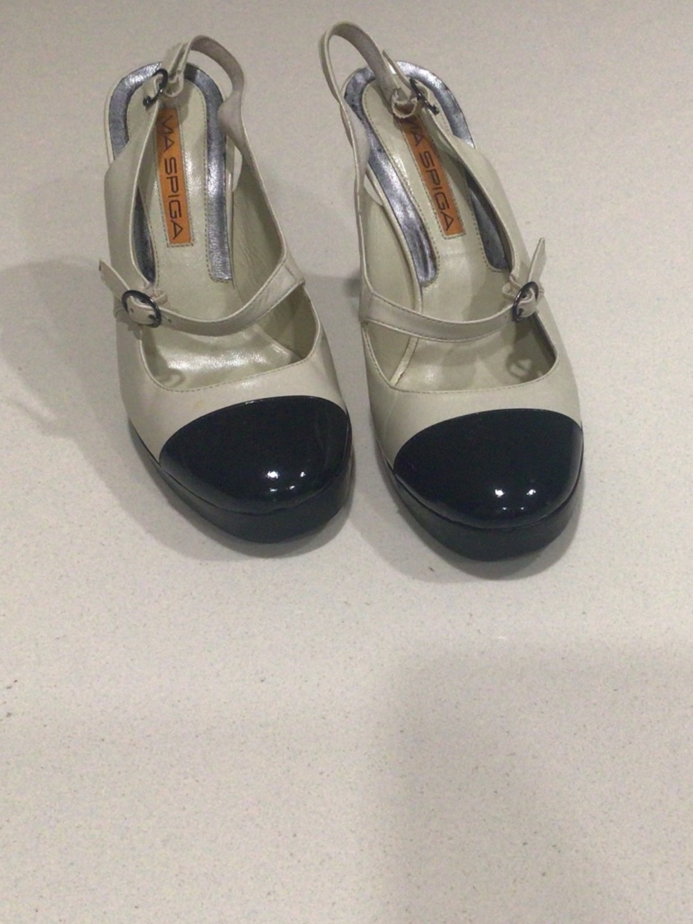 Via Spiga Ivory leather platform slingback heels with black patent toe caps. 5m